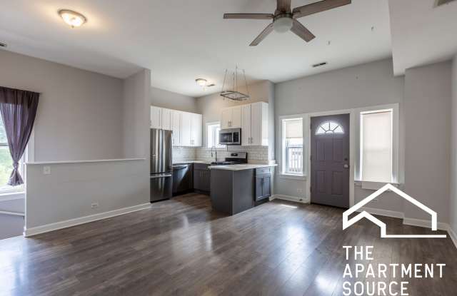 3216 W Augusta Blvd photos photos