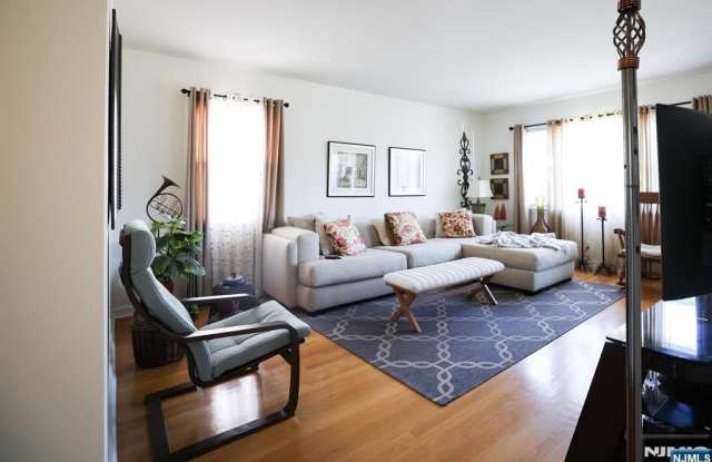 118 Diamond Bridge Avenue Gallery 2