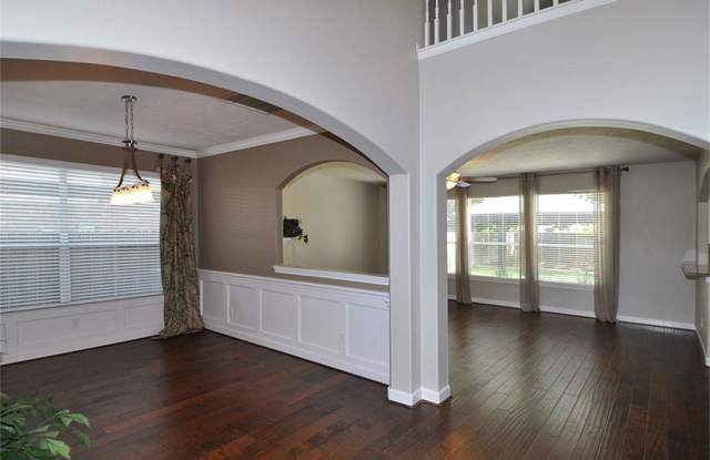 20422 Umber Oak Court Gallery 2