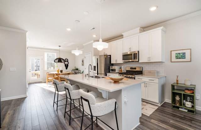 Room in 3 Bedroom Home at Truxton Ln photos photos Room in 3 Bedroom Home at Truxton Ln photos photos