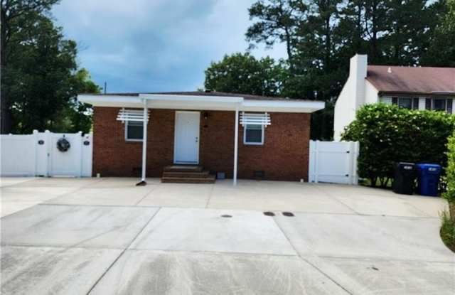 141 N Palm Avenue photos photos