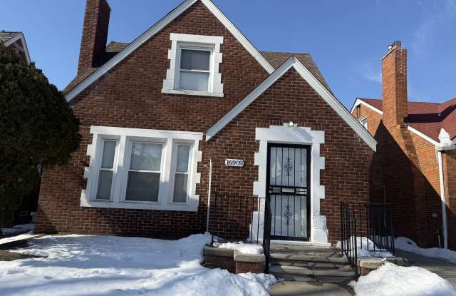 16909 Manor St photos photos