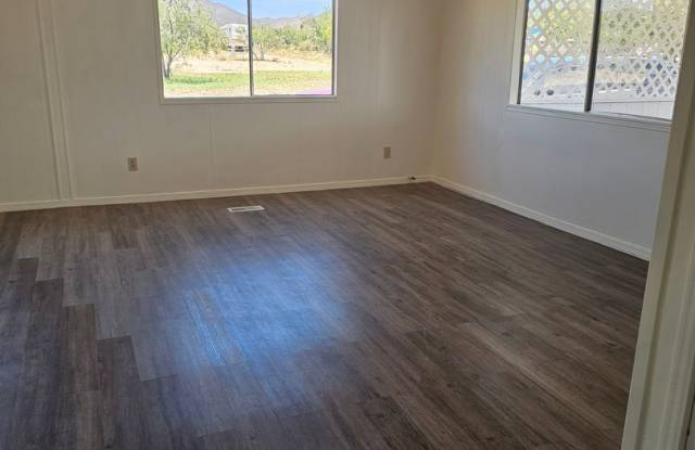 Quiet and comfortable just outside of Bisbee city limits Gallery 4