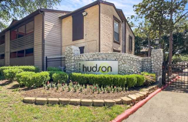Hudson at Westchase Gallery 4