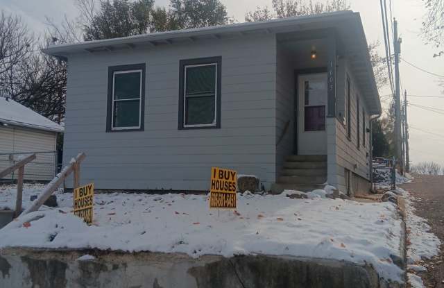 1605 W 10th St photos photos