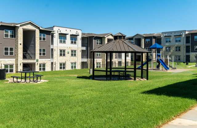 Terrace at Southern Oaks - Affordable Housing Gallery 4