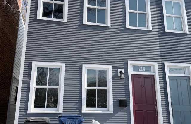 216 S HENRY Street photos photos