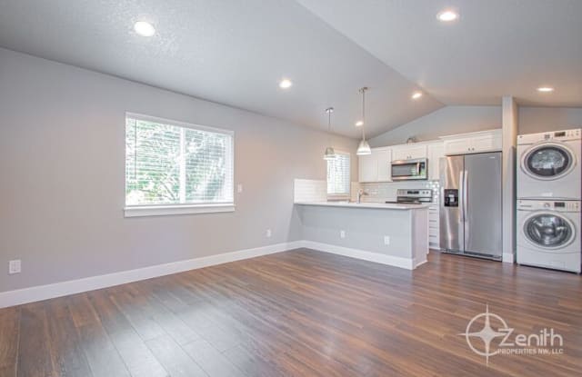 3401 Kauffman Ave photos photos