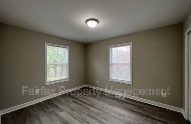 2311 Owen St Gallery 4