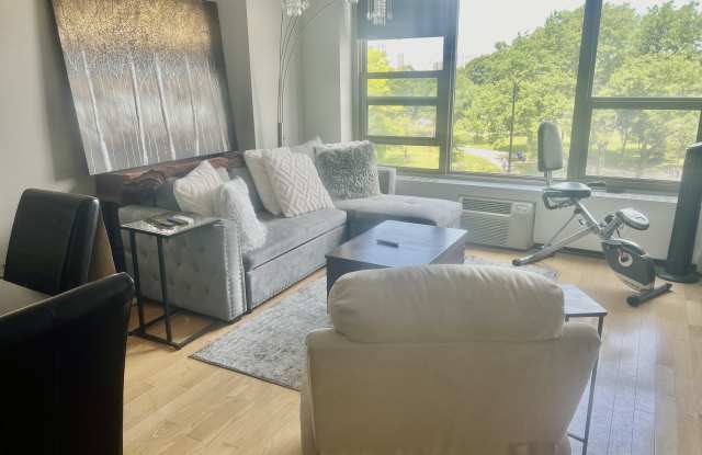 1550 North Lake Shore Drive Gallery 2