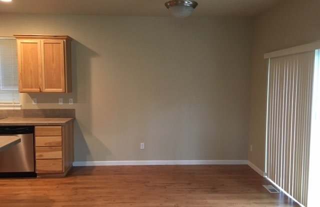 17963 SW Brisk Lane ~ Lovely 2-story Home Gallery 4