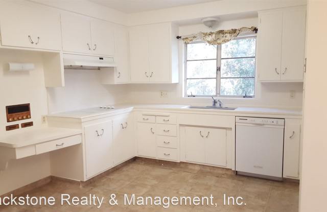 2907 East Chevy Chase Drive Gallery 2