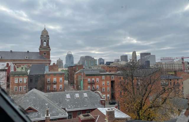 Vibrant One Bedroom Apartment in Over the Rhine Gallery 3