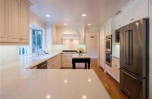 4139 Meadow Lark Drive Gallery 2
