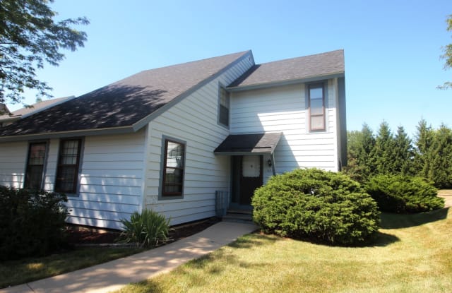 621 Dunham Road - 621 Dunham Road, Gurnee, IL 60031