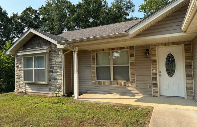 4 Bed 2 Bath FOR RENT in Waynesville Gallery 3