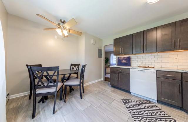 Center Grove Village Gallery 4
