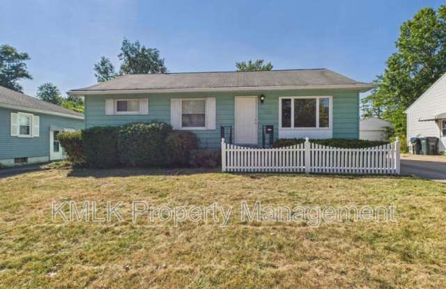 316 Lynn Dr photos photos