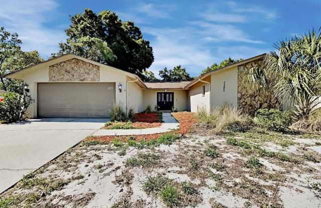 7545 HIGH PINES COURT - 7545 High Pines Court, Jasmine Estates, FL 34668