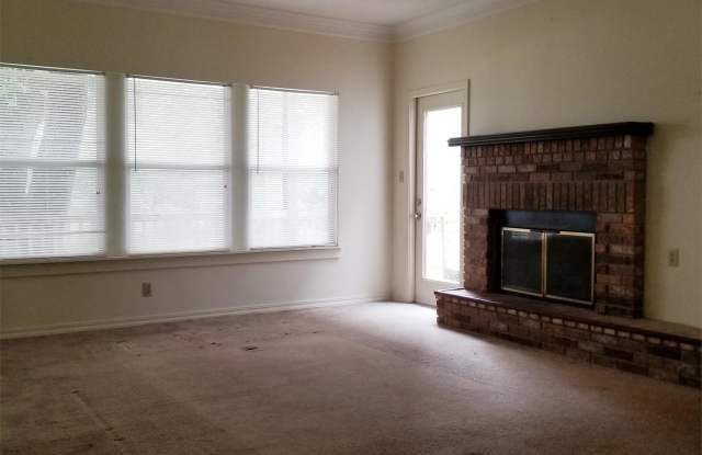 8104 Fairway Villa Drive Gallery 2