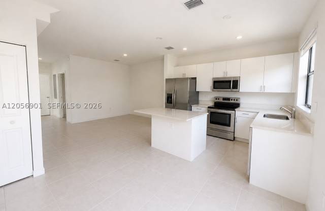 11846 SW 246 Ln Gallery 3
