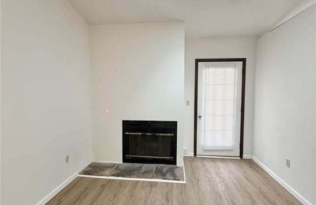 76 PEACHTREE Lane Gallery 3