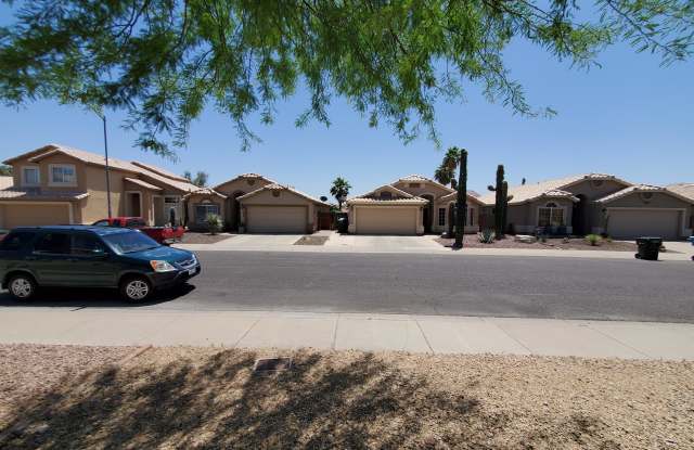 2208 E MORROW Drive Gallery 2