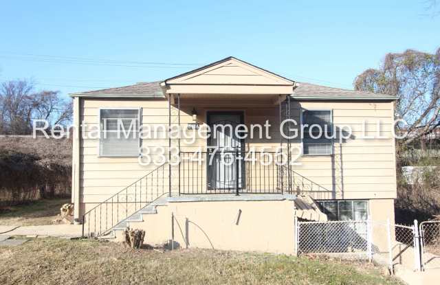 3 Bedroom 1.5Bath - New On The Market! Better Hurry To See This One!! photos photos
