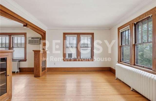 Spacious 2 Bedroom 1 Bath Upper Level Duplex in St. Paul photos photos Spacious 2 Bedroom 1 Bath Upper Level Duplex in St. Paul photos photos