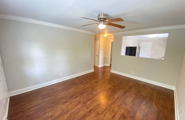 2Bed/1Ba Duplex close to Downtown Concord Fully Renovated with Laundry Room on Site Gallery 4