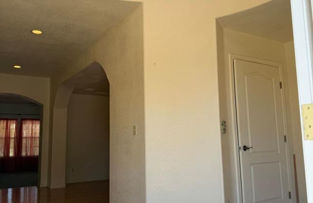 4 bedroom 3.5 bath on acreage with shop Gallery 4
