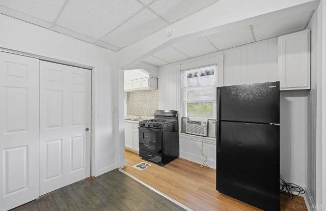 2222 Lawn Avenue Gallery 4