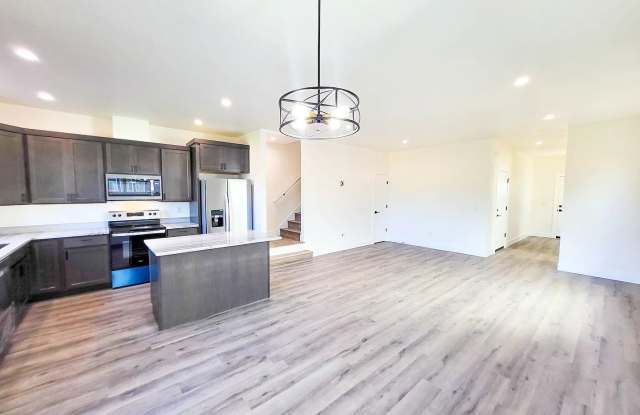 135 Sweet Ln Gallery 3