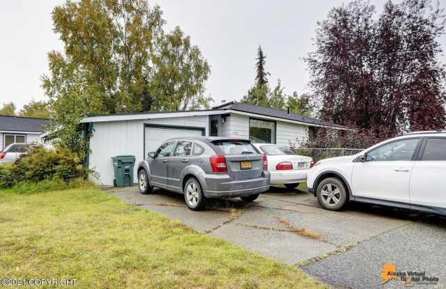 2948 Turnagain Street Gallery 3