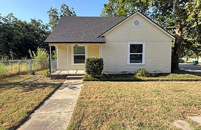 Nice 3 Bdrm 1 Bath Home in Gainesville Tx Gallery 1