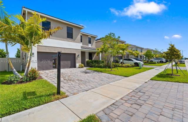 1325 NE 2nd Ct Gallery 3