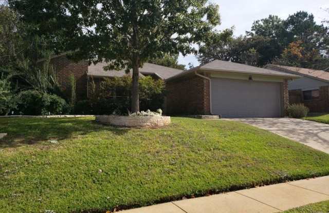 3520 Ridge Haven Circle - 3520 Ridge Haven Circle, Bedford, TX 76021