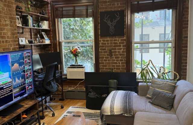 438 West 49th Street Gallery 1