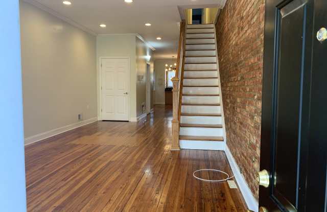 240 S Highland Ave Gallery 2