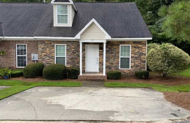 Available Soon 3 bedroom 3 bathroom end unit in Reed Creek Villa Gallery 4