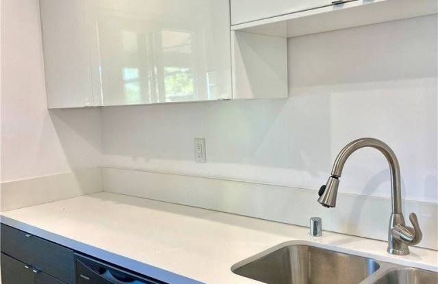 1422 N Fairfax Ave Gallery 4