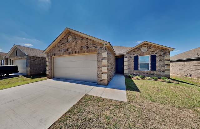 Very Beautiful and Spacious 3 Bedroom 2 Bath Home in Yukon Schools photos photos