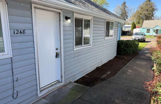 Updated Studio Apartment in Junction City! photos photos