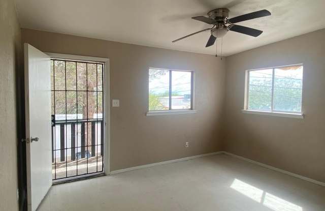 417 Gorman Street unit: 4 photos photos