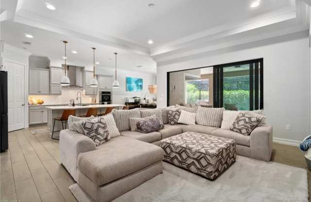 1431 Mockingbird Dr photos photos