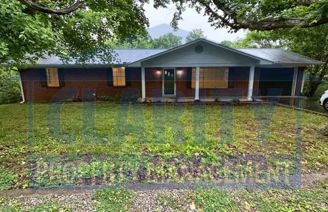 Three bedroom home w/ lots of storage! photos photos