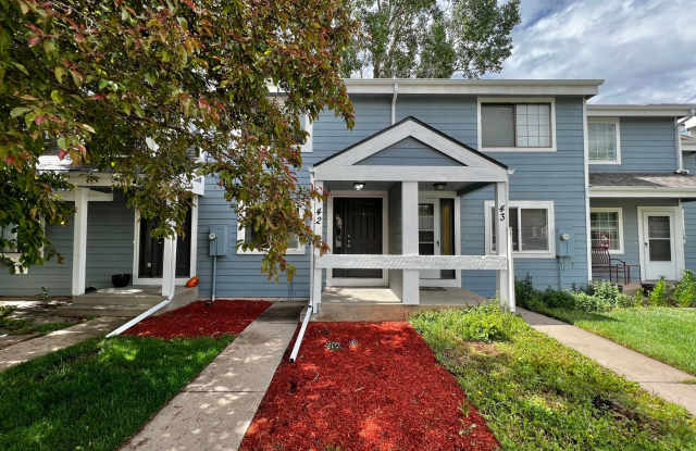 Charming 2 Bed 1.5 Bath Townhome in West Fort Collins! photos photos