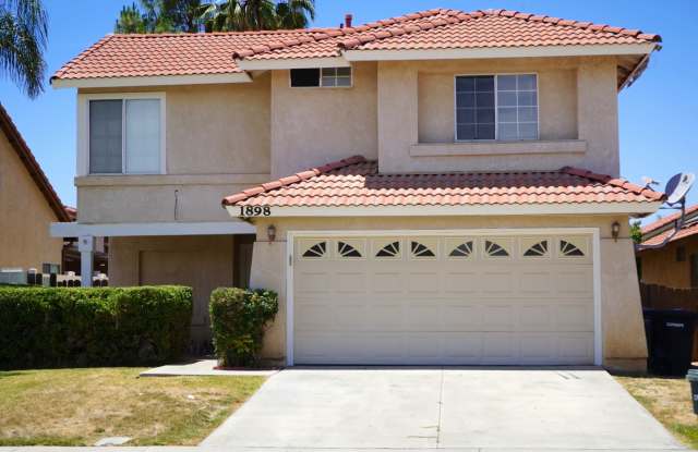 Charming 3-Bed, 2.5-Bath Home | 1,800 Sq Ft | Great Location! - 1898 Sandpiper Way, Perris, CA 92571