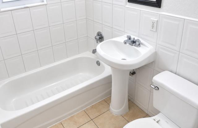 Discover Comfort and Convenience in Our 1-Bedroom Apartment Gallery 3