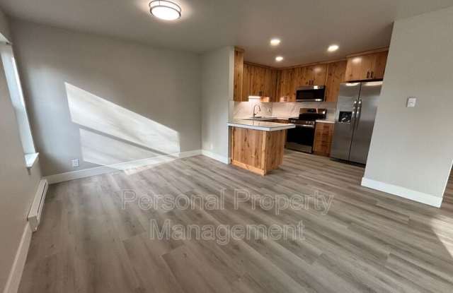 112 Elm St - 112 Elm Street, Ridgefield, WA 98642